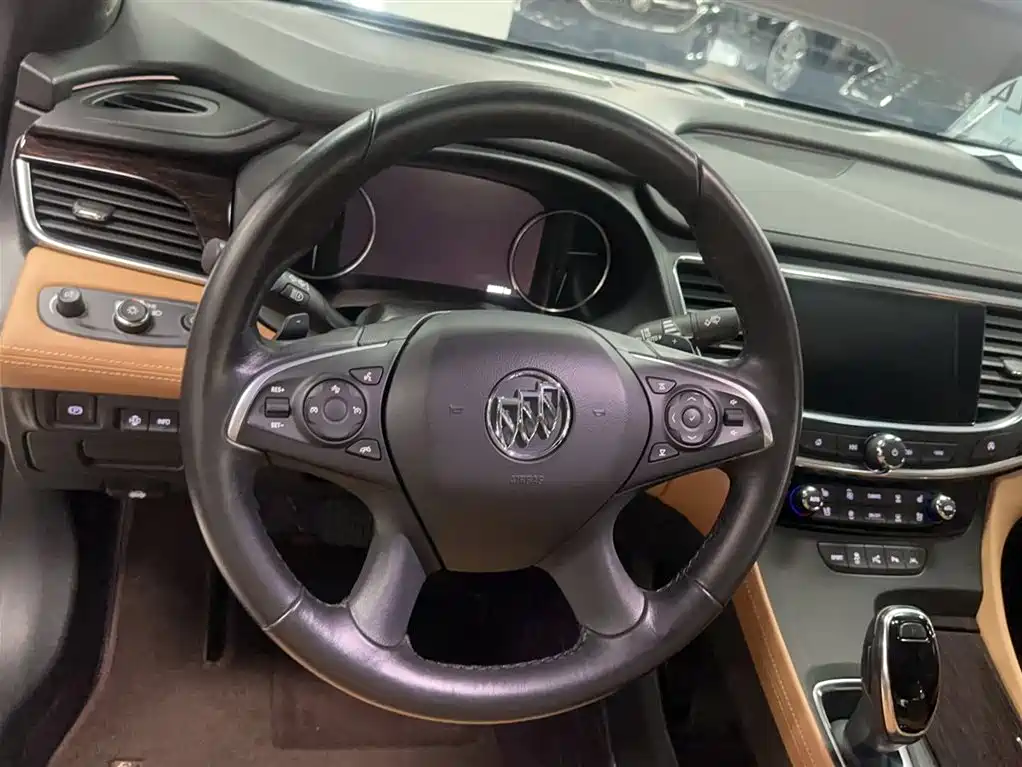LaCrosse 2018 28T luxury model купить на сайте DeffCars