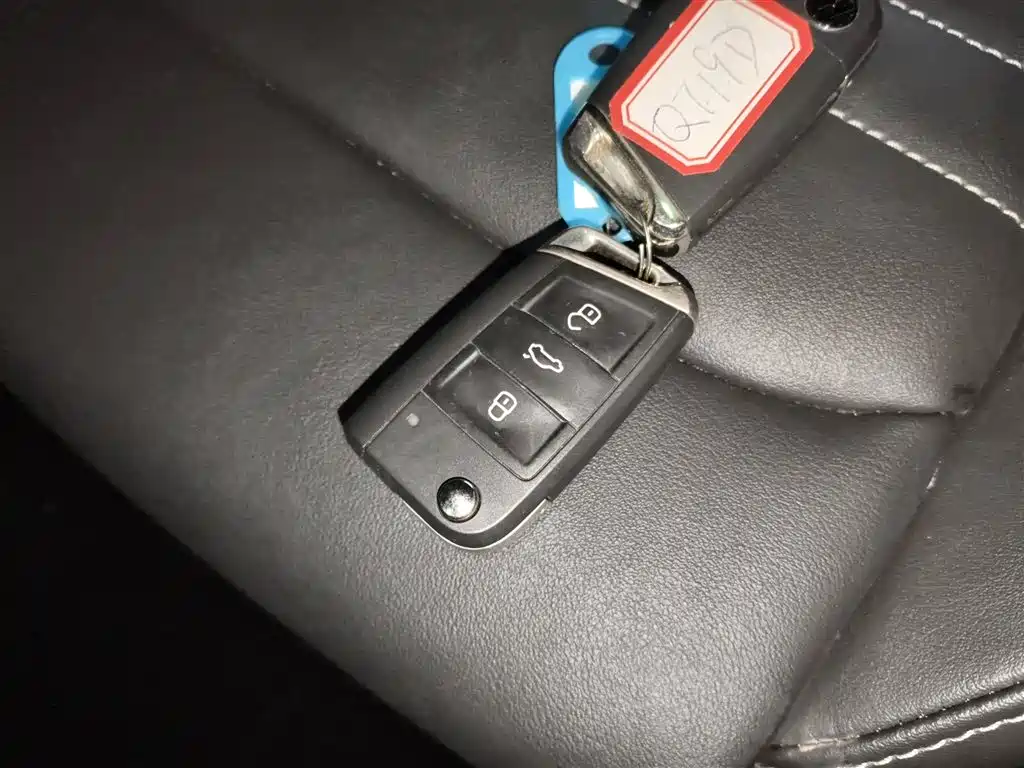 Magotan 2025 model 280TSI DSG comfort model купить на сайте DeffCars