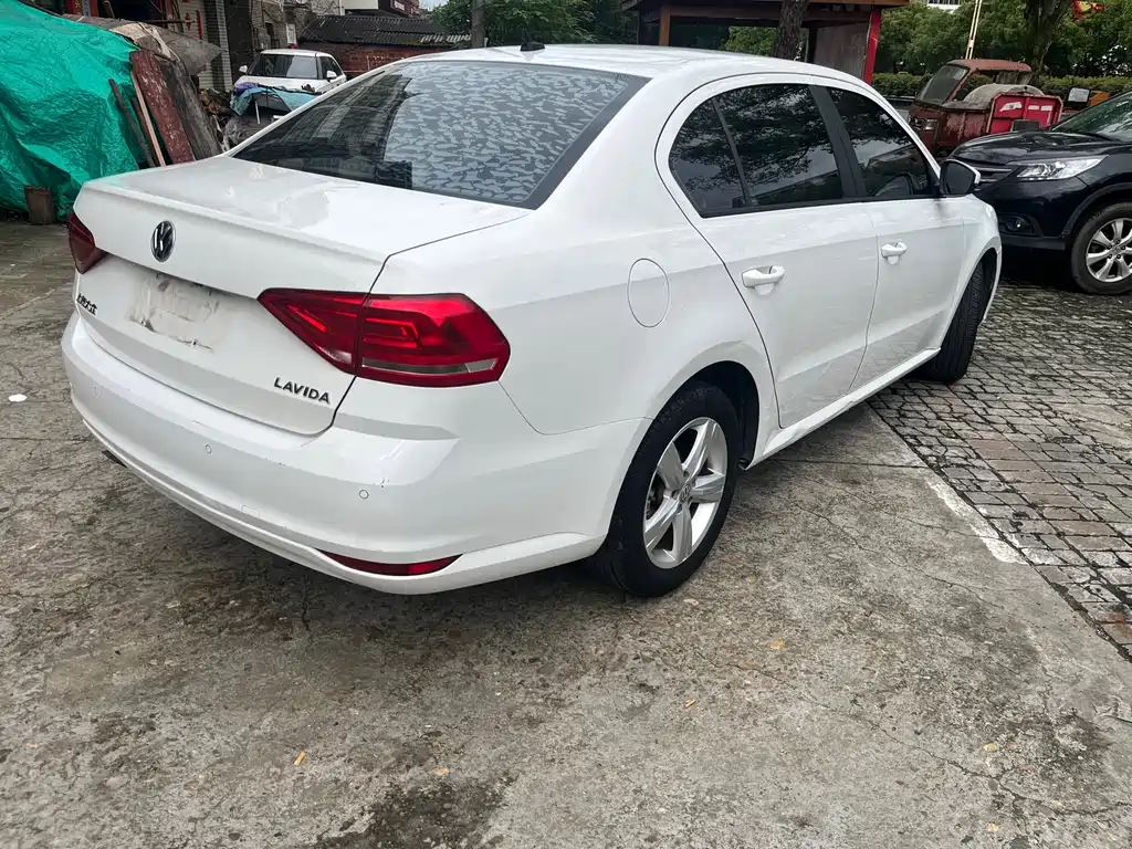 Lavida 2017 1.6L automatic fashion version купить на сайте DeffCars