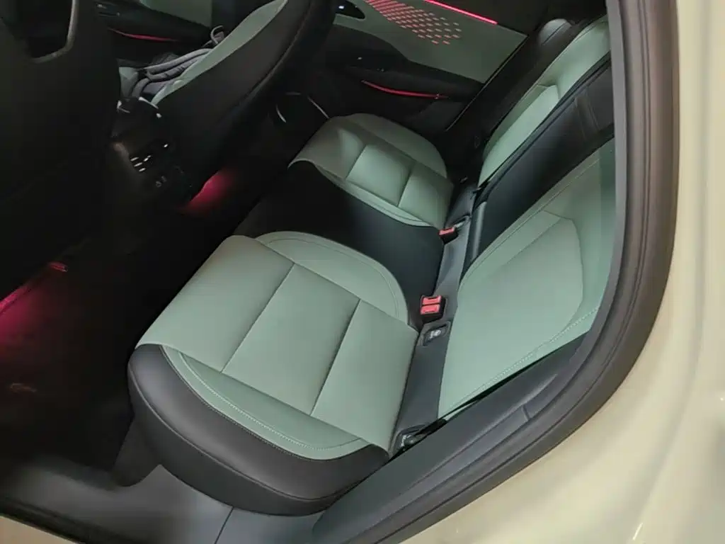 Red Flag Hongqi EH7 2025款 690 智选版 купить на сайте DeffCars