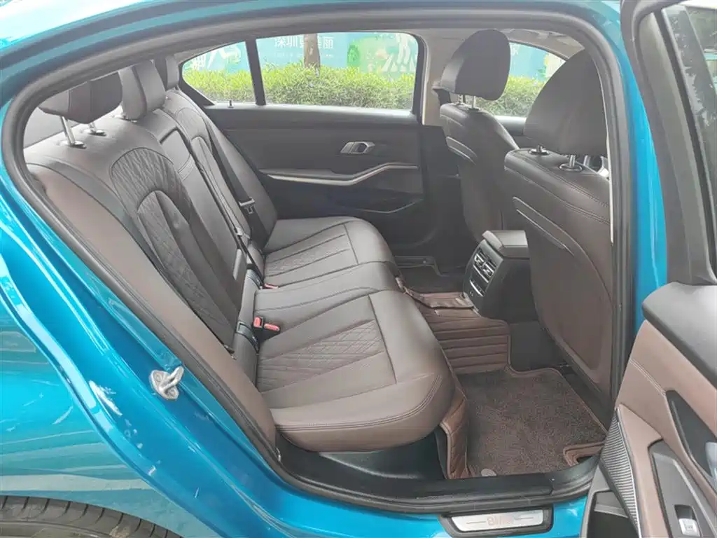 BMW i3 2022 eDrive 35 L купить на сайте DeffCars