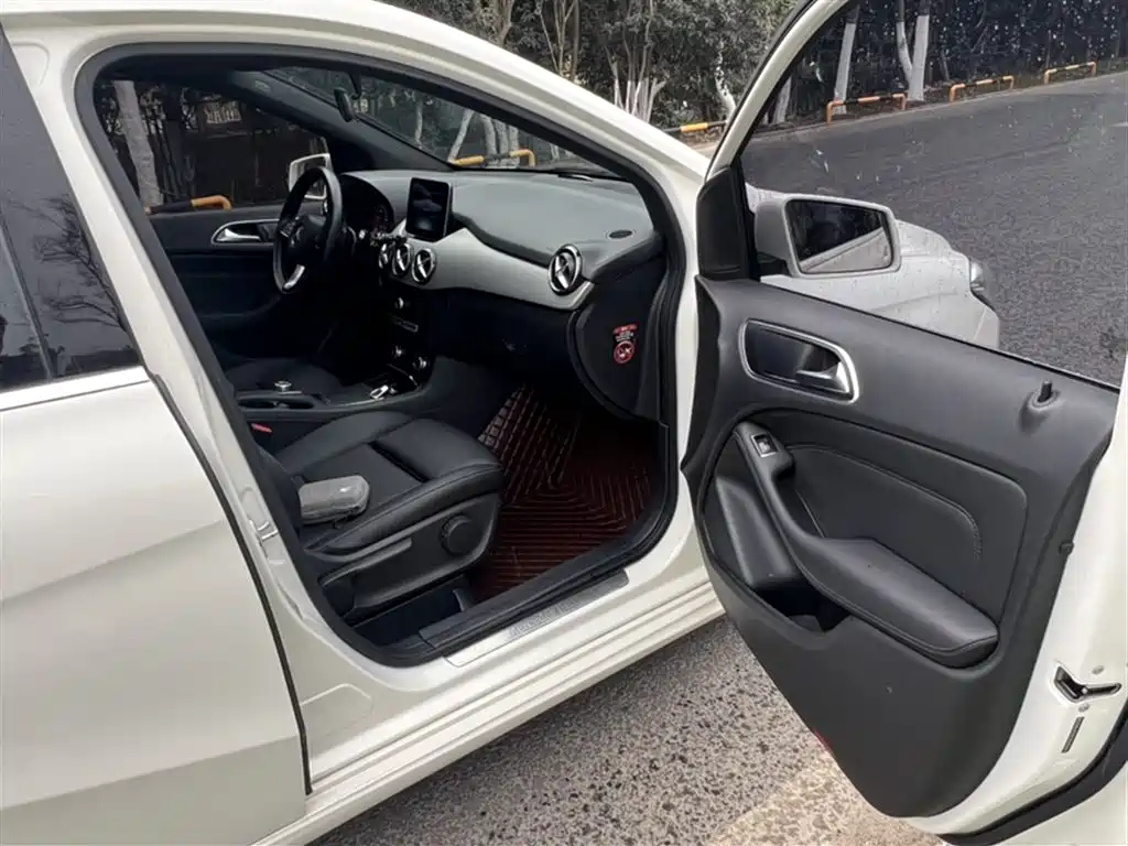 Mercedes-Benz B-Class 2017 B 200 Dynamic купить на сайте DeffCars