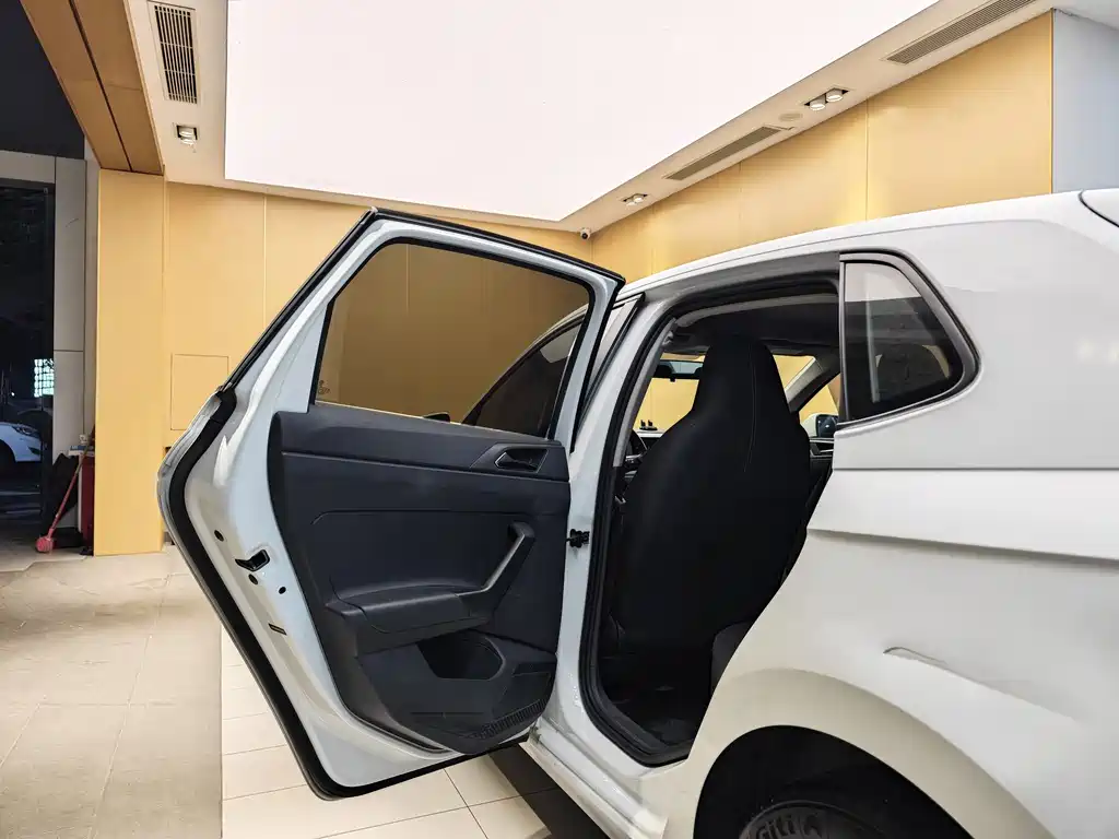 Polo 2023 facelift Plus 1.5L automatic indulgence version купить на сайте DeffCars