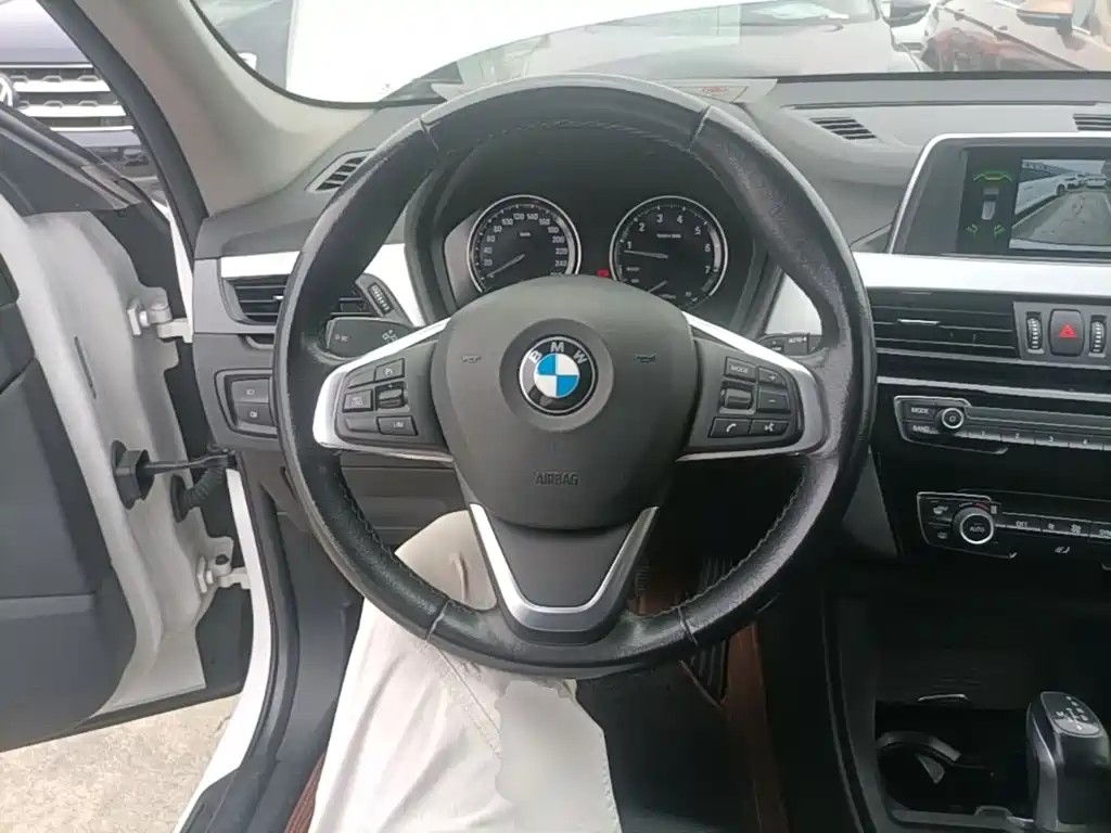 BMW X1 2019 sDrive20Li leading model купить на сайте DeffCars