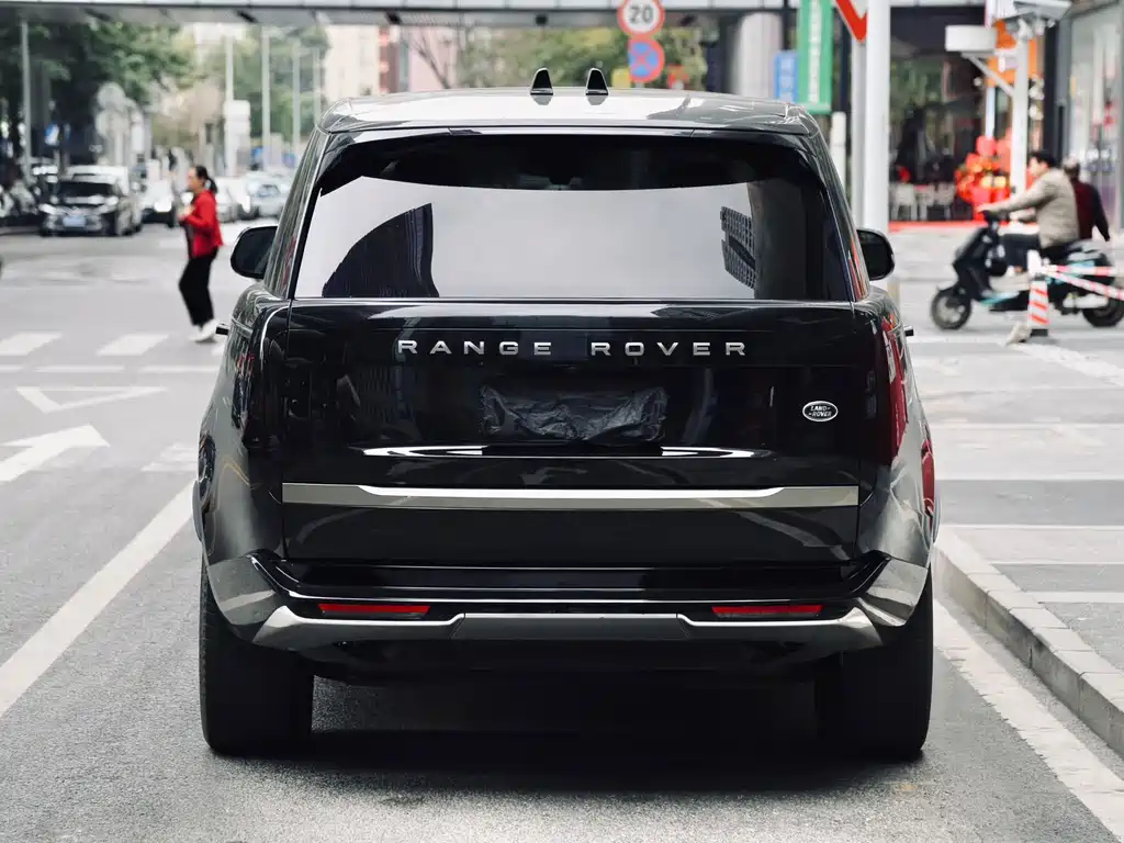 Range Rover 2023 3.0 L6 400PS Extended Edition купить на сайте DeffCars