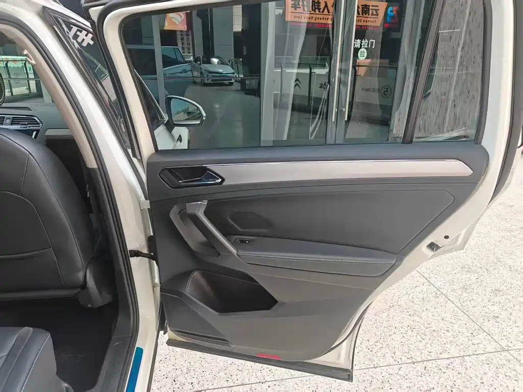 Tiguan L 2019 330TSI automatic two-wheel drive panoramic comfort version National VI купить на сайте DeffCars