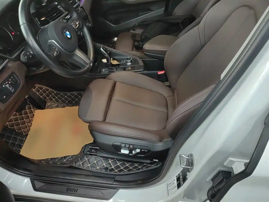 BMW X1 2022 sDrive25Li Leading Model купить на сайте DeffCars