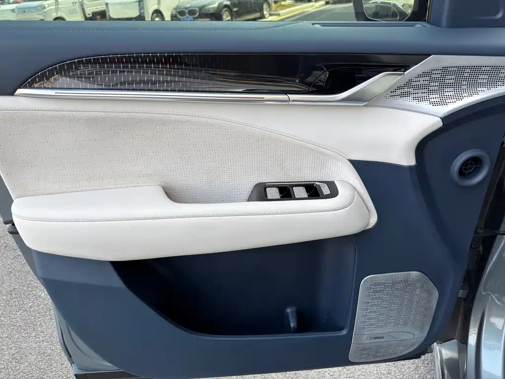 Jikrypton 009 2024 seven-seat aisle version four-wheel drive 108kWh купить на сайте DeffCars