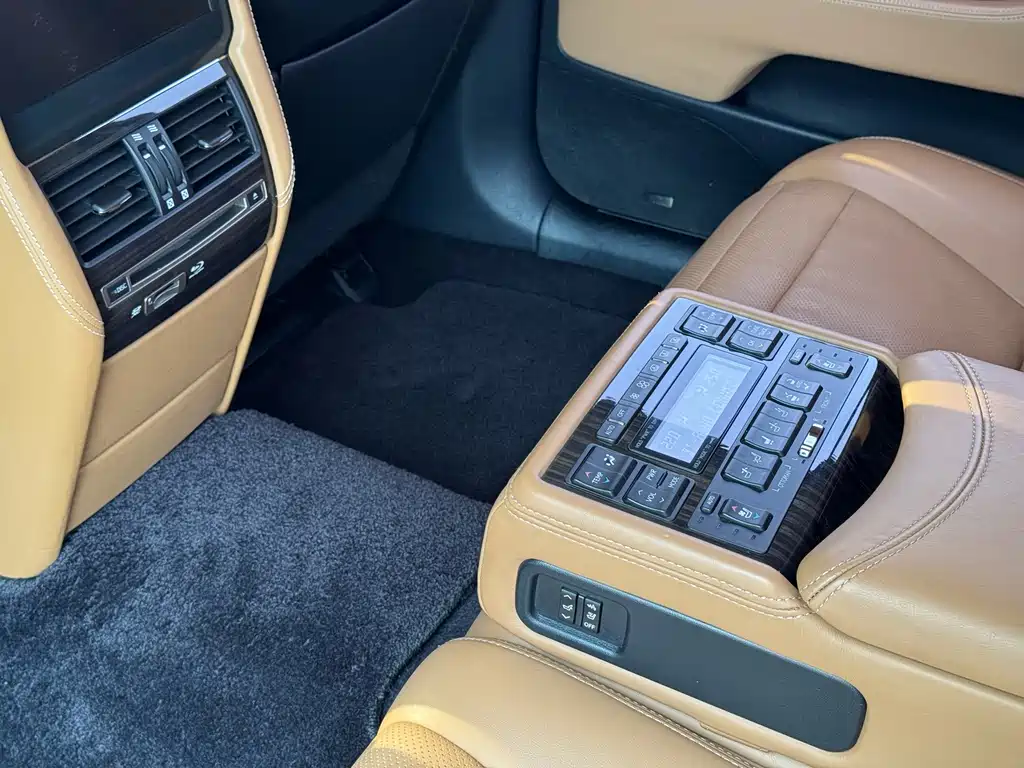 Lexus LS 2014 460L four-wheel drive luxury version купить на сайте DeffCars