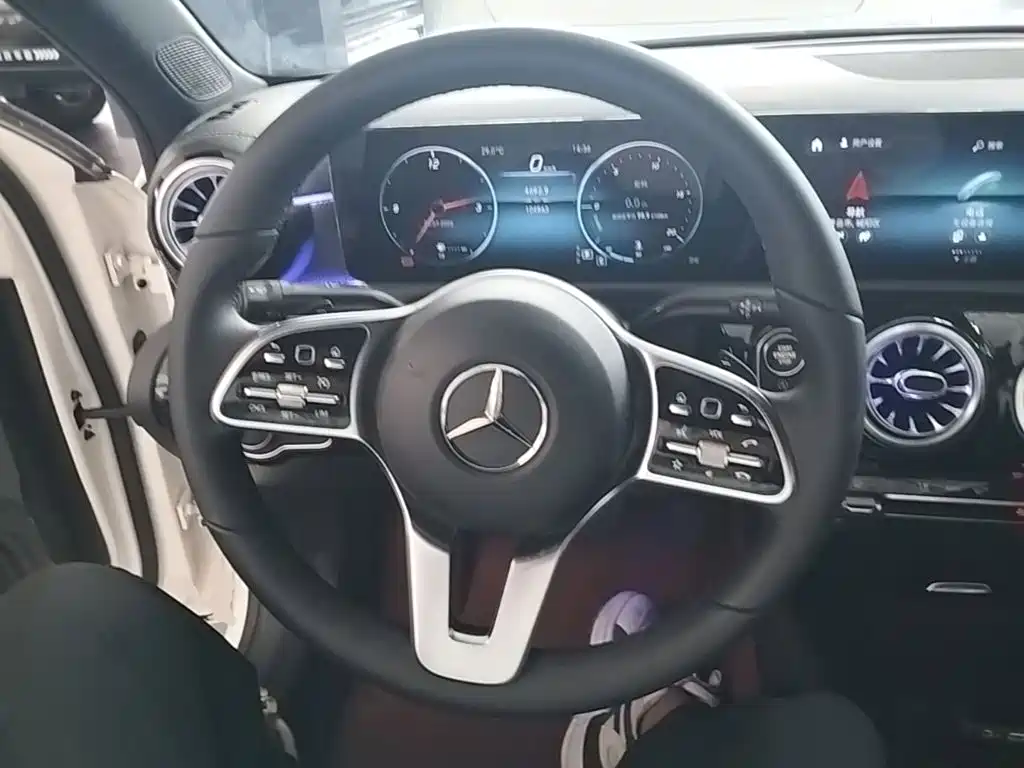 Mercedes A-Class 2022 facelift A 180 L sports sedan купить на сайте DeffCars