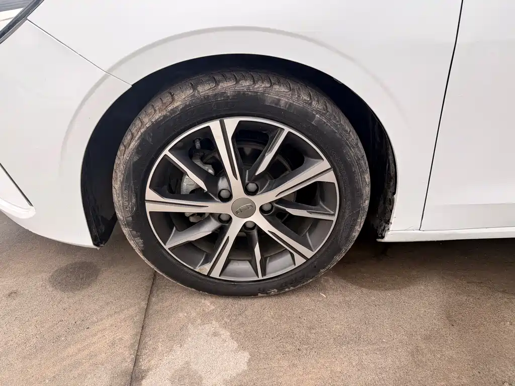 Emgrand 2022 4th generation 1.5L CVT flagship model купить на сайте DeffCars