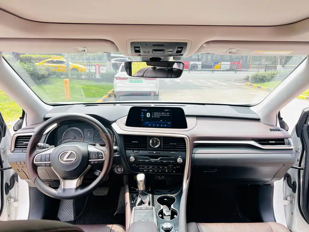 Lexus RX 2020 facelift 300 four-wheel drive elegant version купить на сайте DeffCars