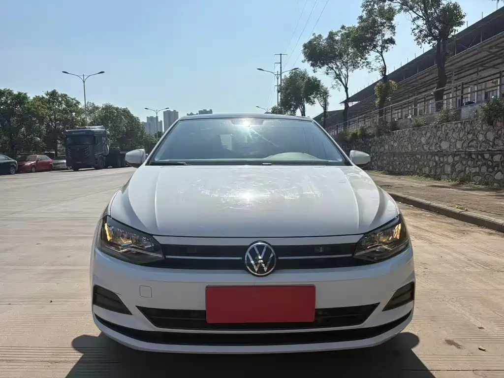 Polo 2021 Plus 1.5L Automatic Colorful Technology Edition купить на сайте DeffCars