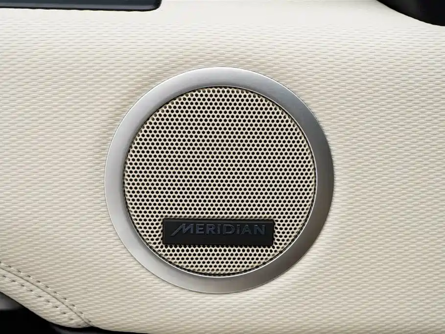 Discover the 2023 facelift 360PS R-Dynamic S купить на сайте DeffCars