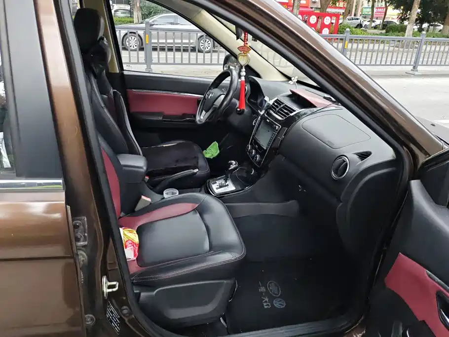 BAIC Huansu H2 2015 1.5L AMT luxury model BJ415C купить на сайте DeffCars