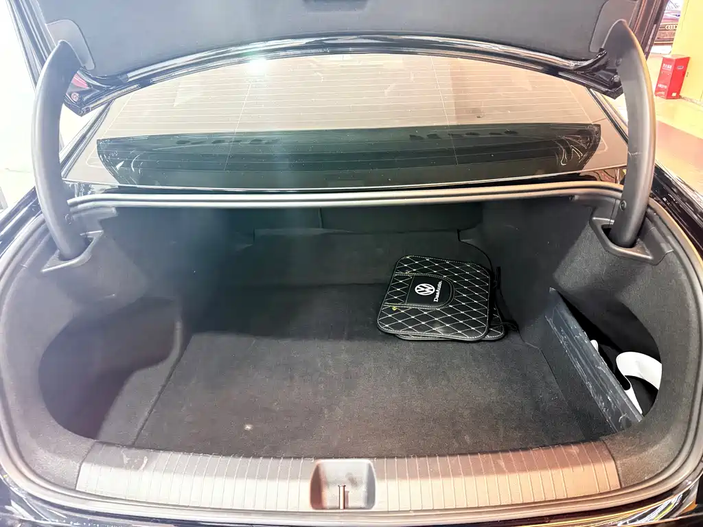 Magotan 2024 300TSI DSG Exclusive Edition купить на сайте DeffCars