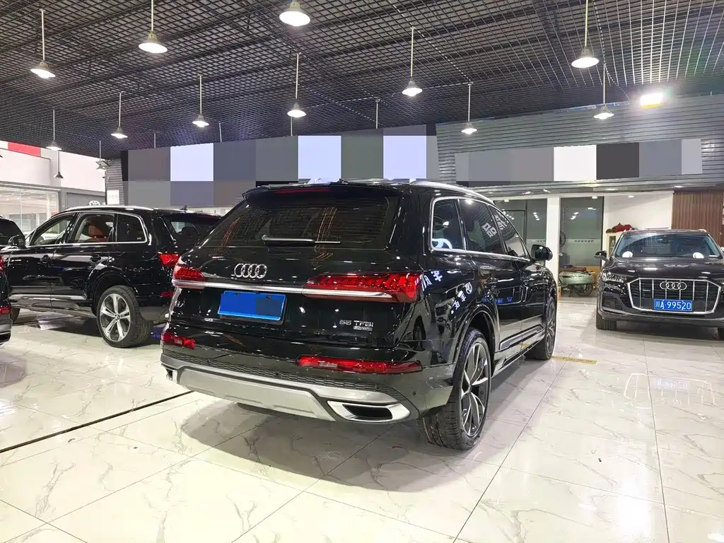 Audi Q7 2023 55 TFSI quattro S line sports купить на сайте DeffCars