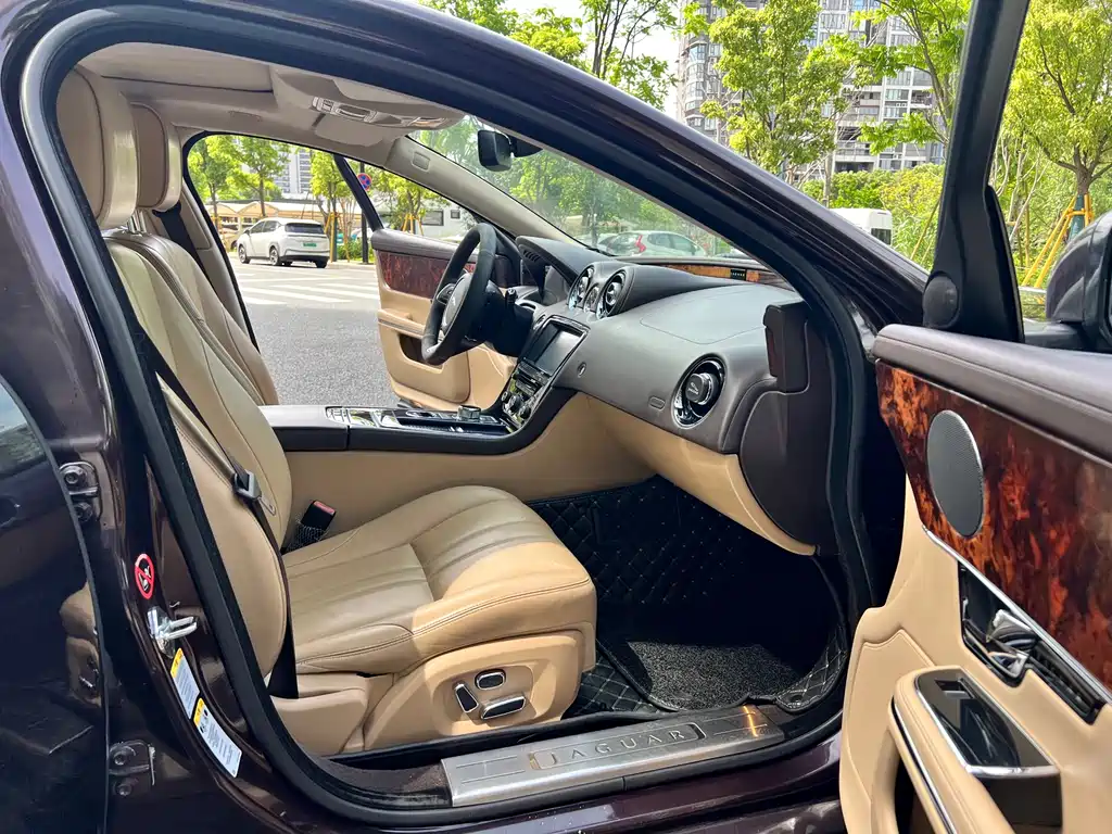 Jaguar XJ 2012 XJL 3.0 Panoramic Business Edition купить на сайте DeffCars
