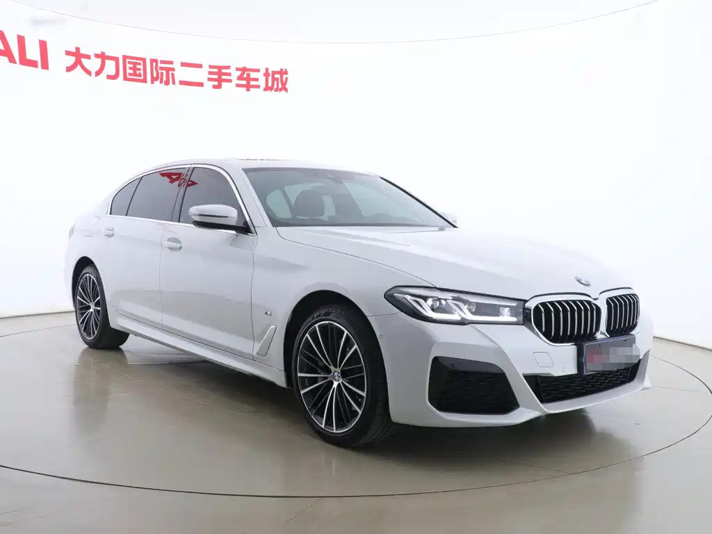 BMW 5 Series 2023 530Li Leading M Sports Package купить на сайте DeffCars