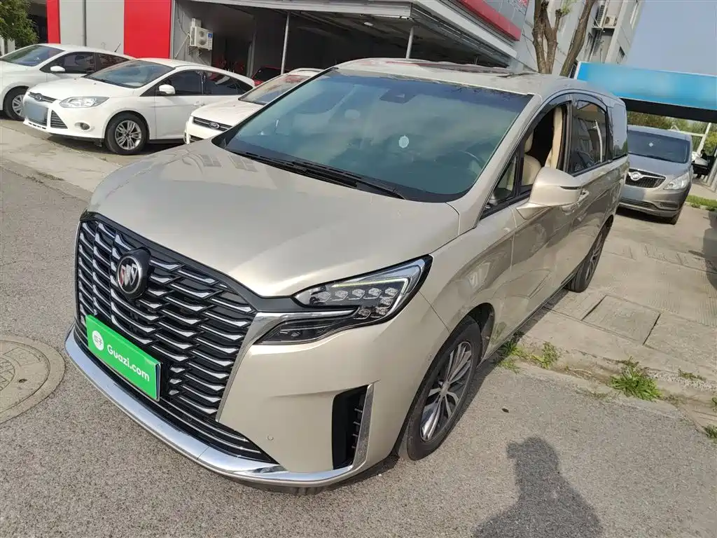 Buick GL8 2023 ES Lu Zun Exclusive Model купить на сайте DeffCars