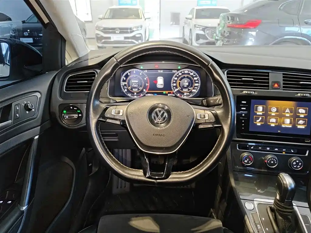 Golf 2020 Beloved Edition 280TSI DSG Deluxe купить на сайте DeffCars