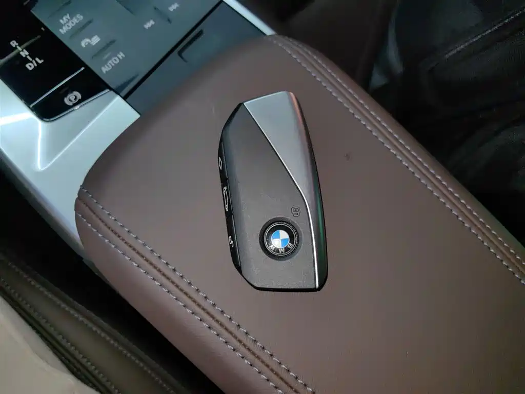 BMW X1 2023 sDrive25Li X Design Package купить на сайте DeffCars