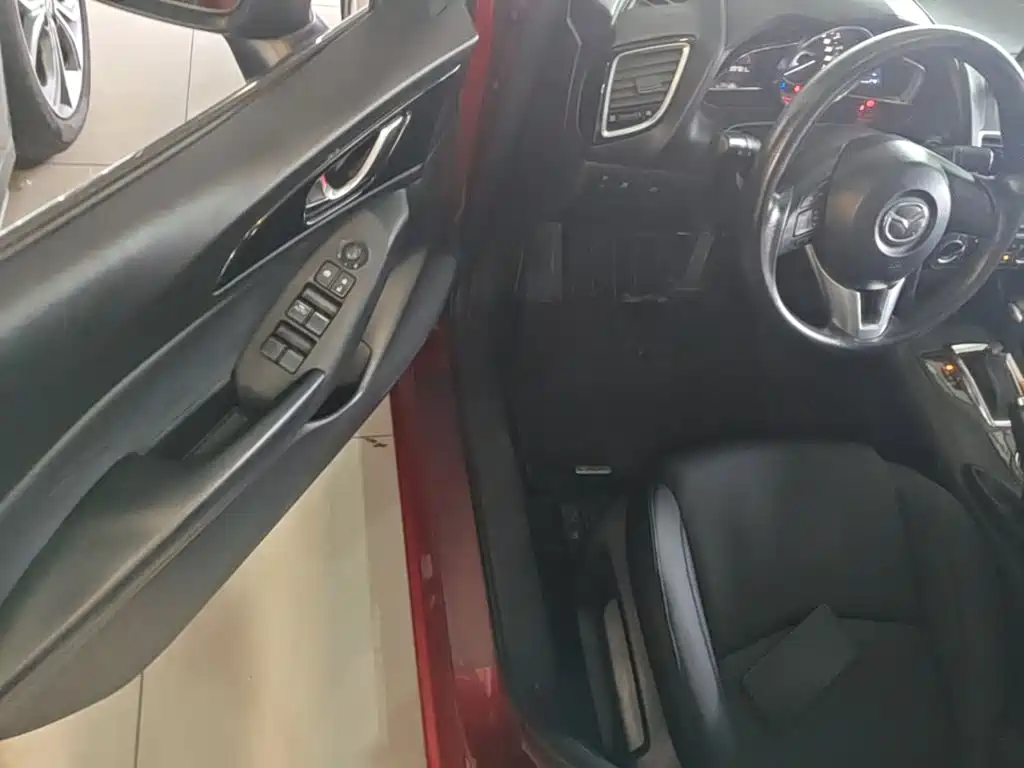 Mazda3 Angkesela 2016 sedan 1.5L automatic comfort type купить на сайте DeffCars