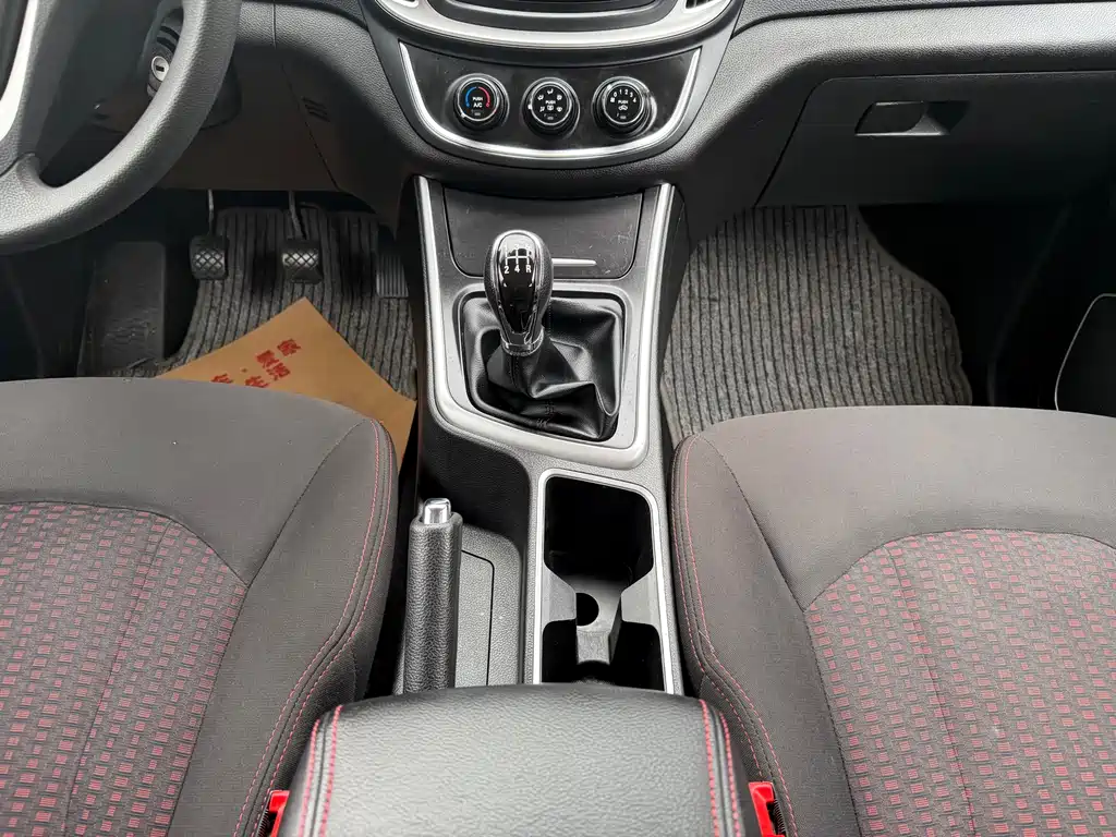Baojun 560 2015 1.8L manual comfort type купить на сайте DeffCars