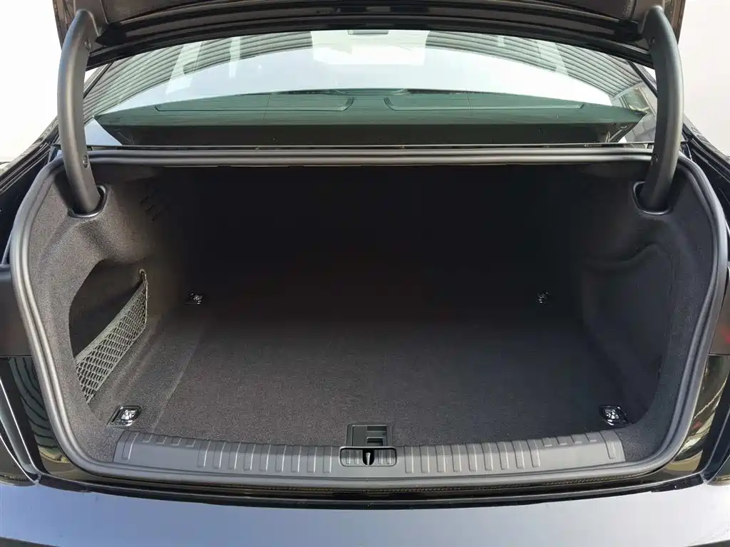 Audi A6L 2025 45 TFSI quattro premium dynamic model купить на сайте DeffCars