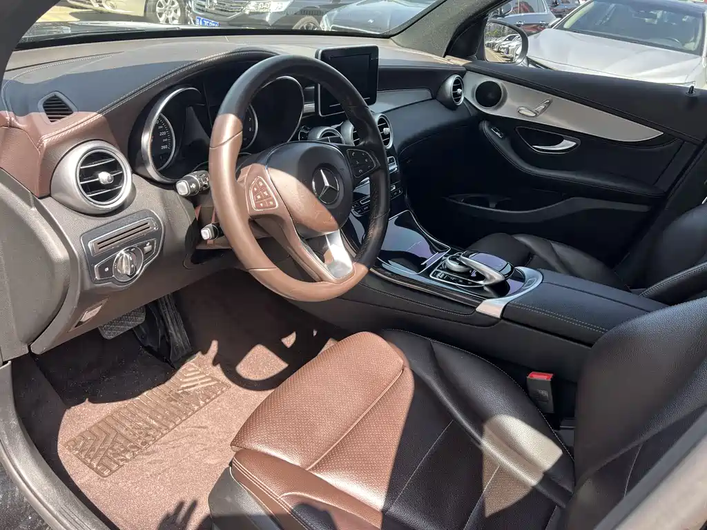 Mercedes-Benz GLC 2018 facelift GLC 200 4MATIC купить на сайте DeffCars