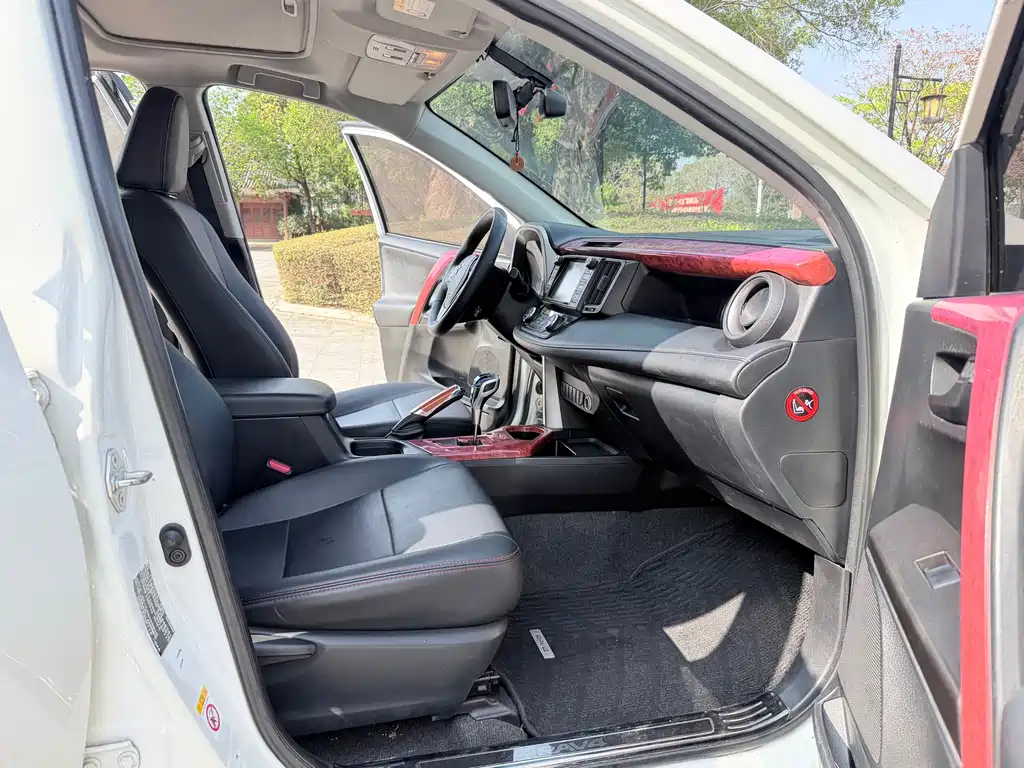RAV4 Rongfang 2019 2.0L CVT 2WD Fashion X Limited Edition National VI купить на сайте DeffCars
