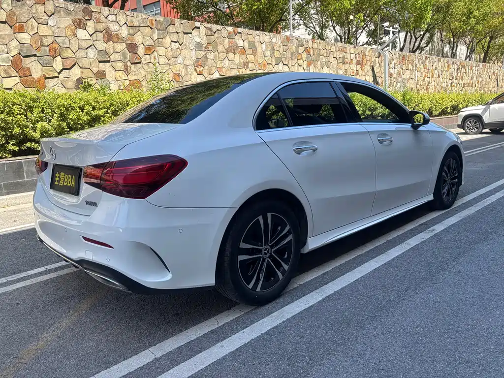 Mercedes-Benz A-Class 2023 A 200 L Dynamic купить на сайте DeffCars