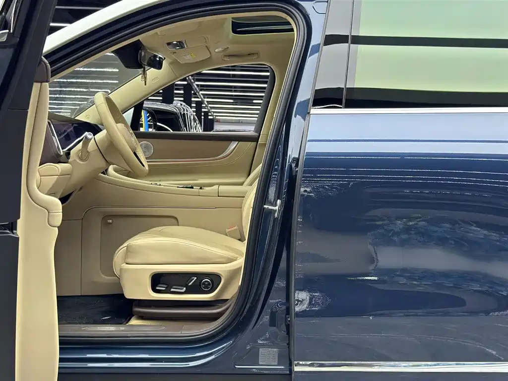 Wenjie M9 2025 extended range Ultra version 52kWh 5-seat version (192-line lidar) купить на сайте DeffCars