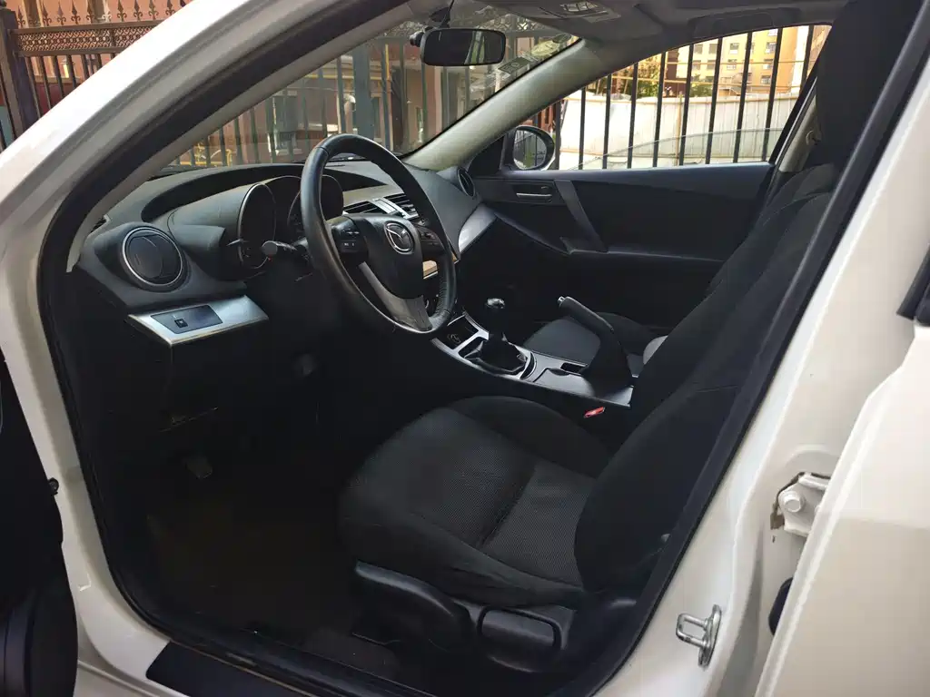 Mazda 3 Star 2013 Sedan 1.6L Manual Elite купить на сайте DeffCars