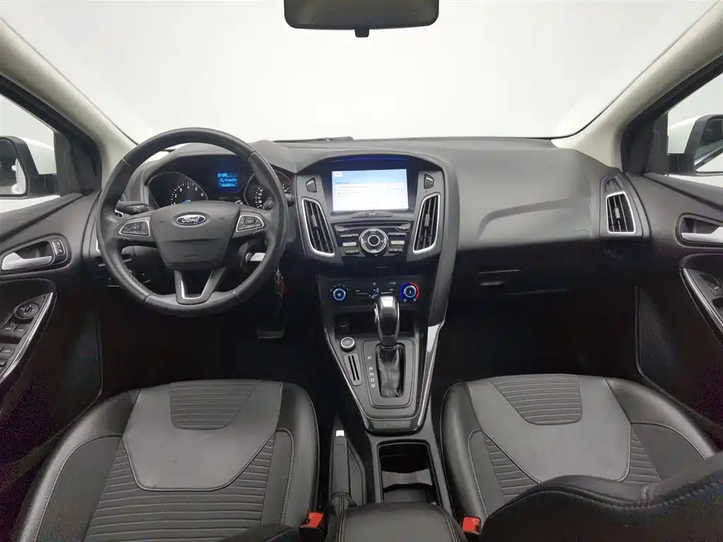 Focus 2018 hatchback classic 1.6L automatic stylish smart mobility version купить на сайте DeffCars
