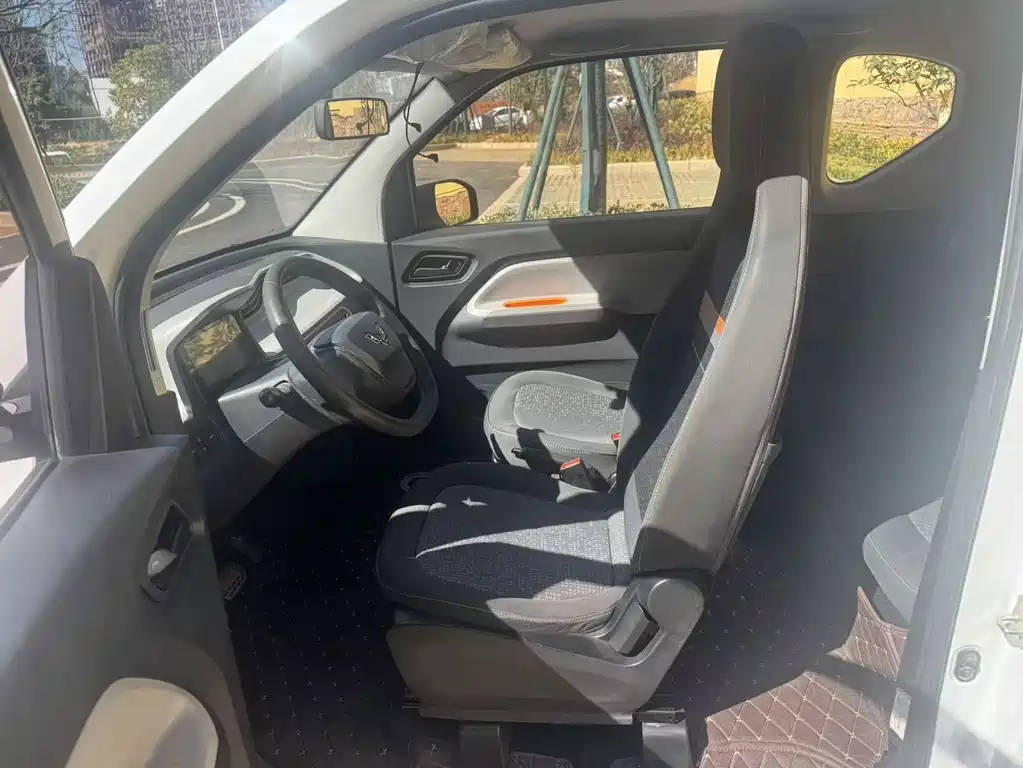 Hongguang MINIEV 2020 Yuexiang model lithium iron phosphate купить на сайте DeffCars