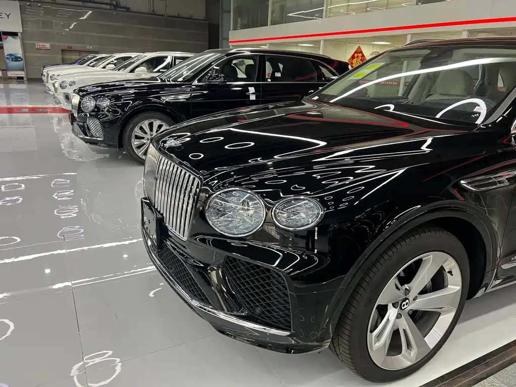 Bentayga 2024 4.0T V8 купить на сайте DeffCars