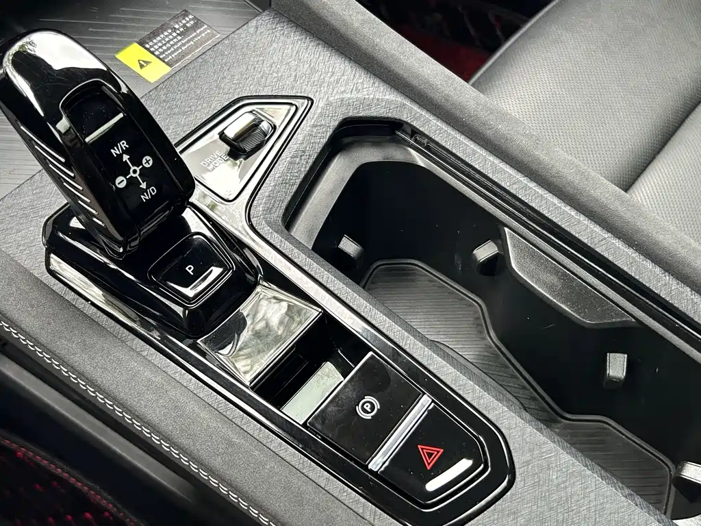 Lynk & Co 03 2023 1.5TD DCT Pro купить на сайте DeffCars