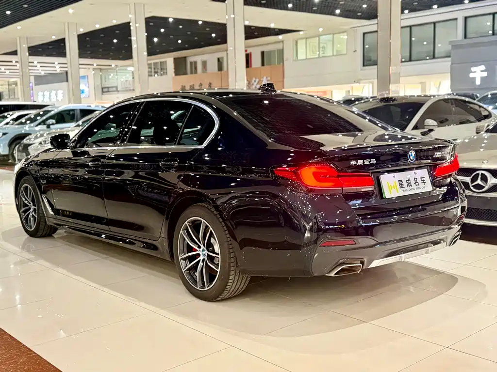 BMW 5 Series New Energy 2021 535Le M Sports Package купить на сайте DeffCars