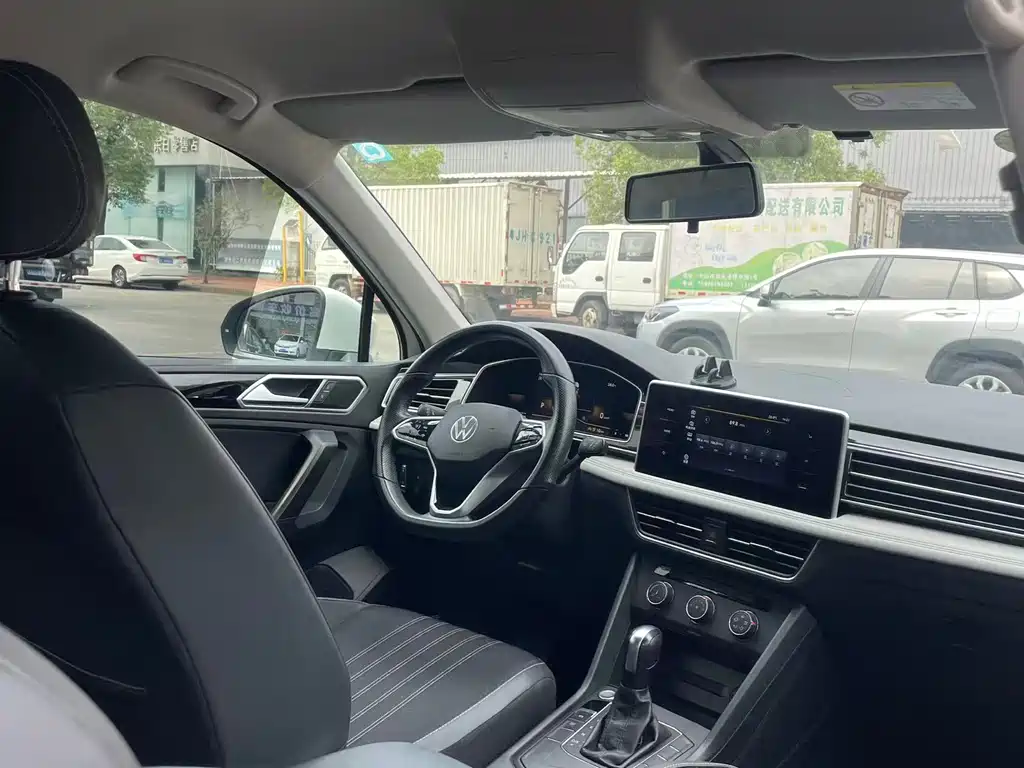 Tiguan L 2022 330TSI automatic two-wheel drive comfort version купить на сайте DeffCars