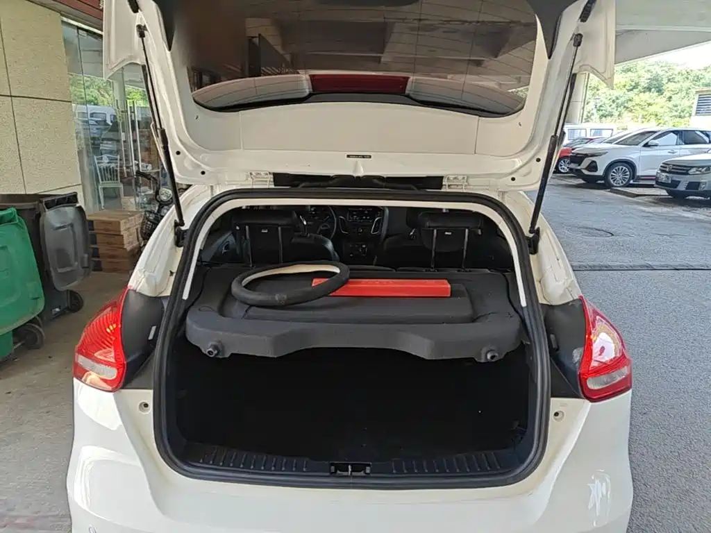 Focus 2015 Hatchback EcoBoost 180 Automatic Elite купить на сайте DeffCars