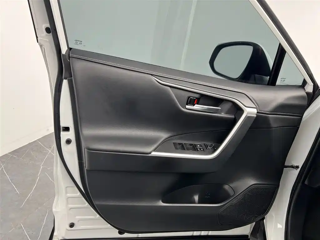 RAV4 Rongfang 2022 2.0L CVT four-wheel drive fashion Plus version купить на сайте DeffCars