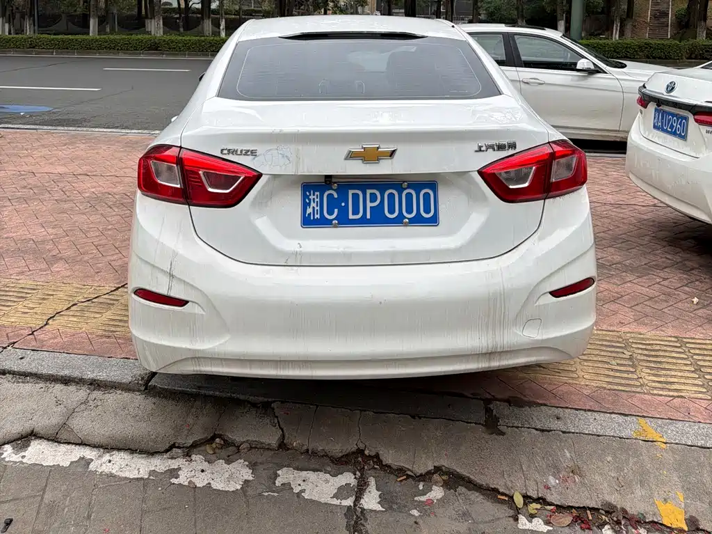 Cruze 2017 1.5L Manual Pioneer Edition купить на сайте DeffCars