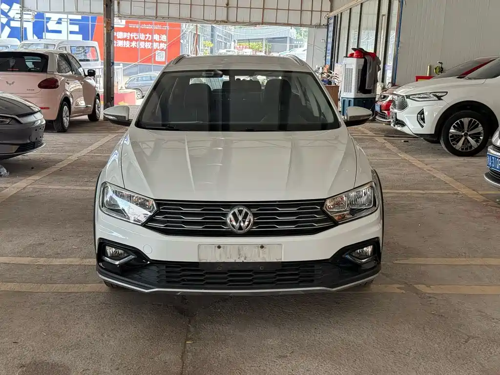 C-TREK Weiling 2018 1.5L automatic fashion model купить на сайте DeffCars