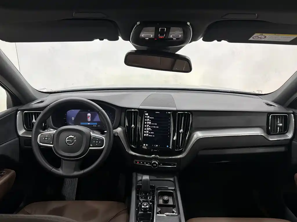 Volvo XC60 2025 B5 four-wheel drive Zhiyi Luxury Edition купить на сайте DeffCars