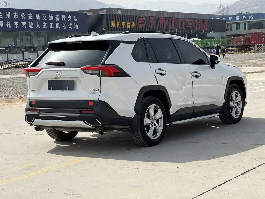 RAV4 Rongfang 2021 2.0L CVT four-wheel drive fashion PLUS version купить на сайте DeffCars