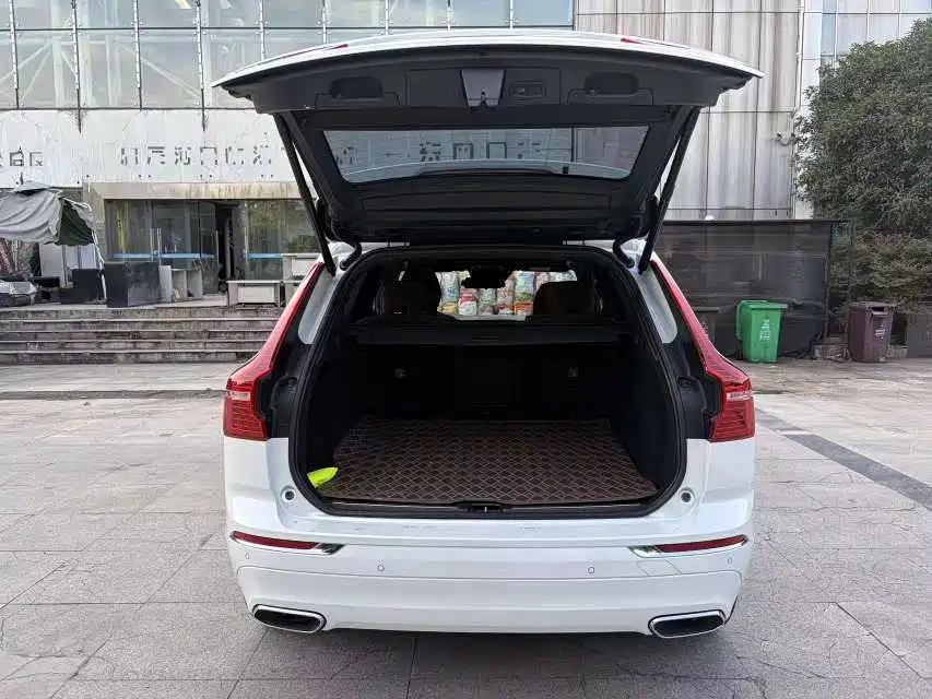 2020 Volvo XC60 T5 AWD Inscription Luxury Edition купить на сайте DeffCars