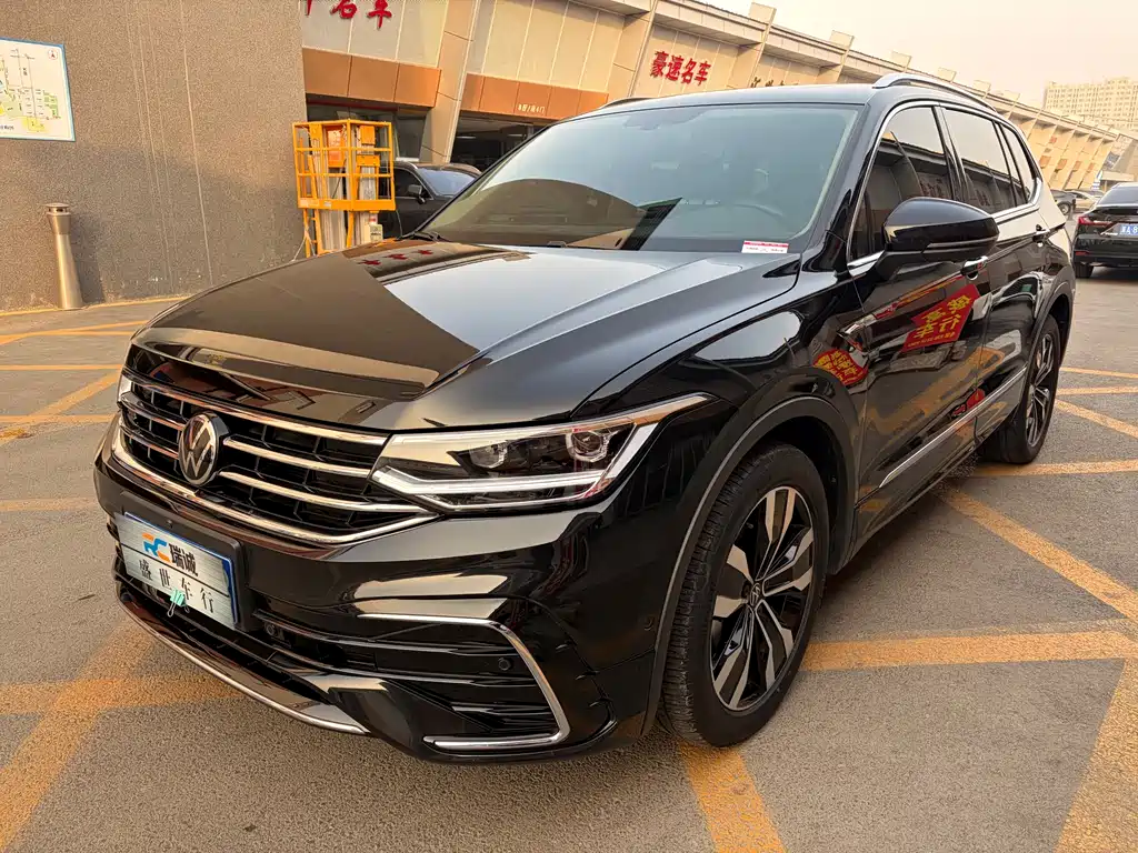 Tiguan L 2024 Outstanding Model 330TSI Automatic Two-wheel Drive R-Line Longyao Edition купить на сайте DeffCars
