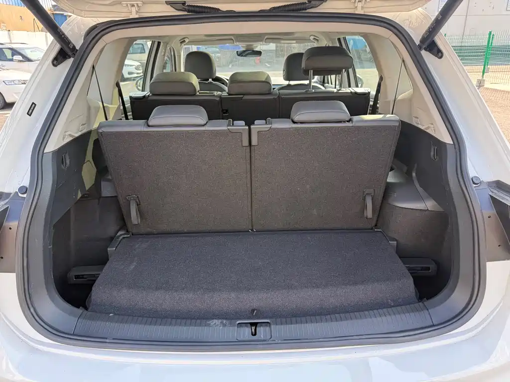 Tiguan L 2022 380TSI automatic four-wheel drive R-Line flagship version 7 seats купить на сайте DeffCars