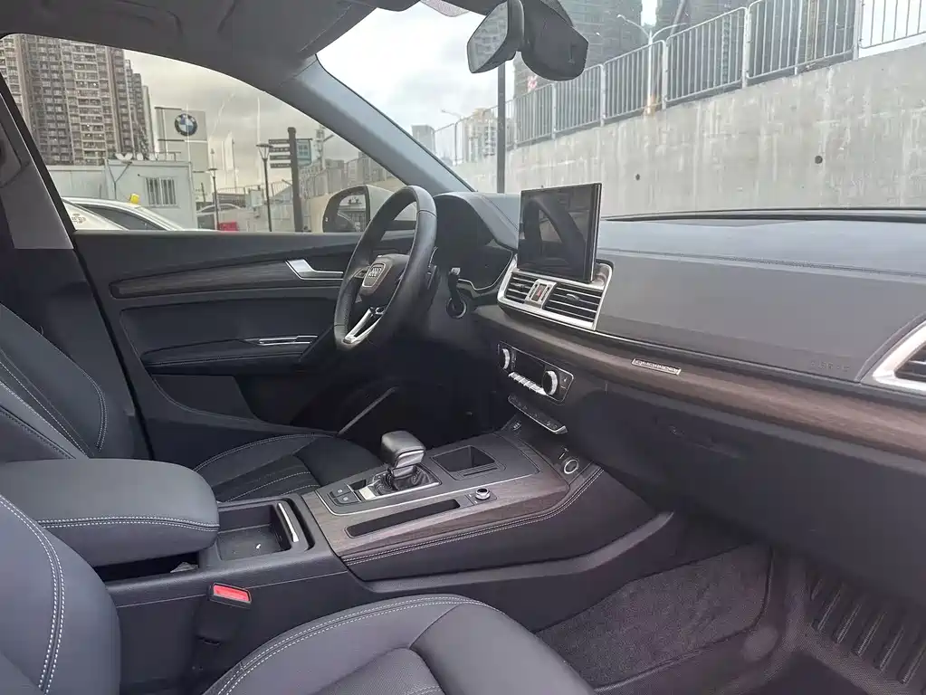 Audi Q5L 2023 40T Fashionable and Elegant Model купить на сайте DeffCars